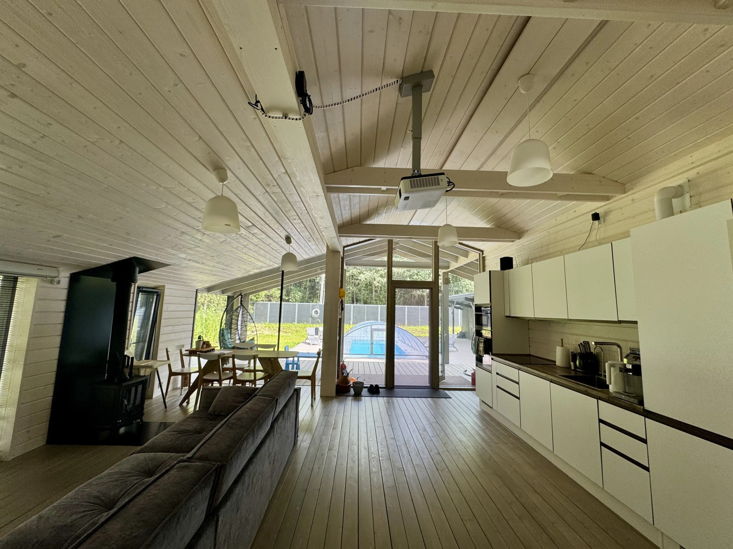 Частный дом С летним бассейном 3 спальни