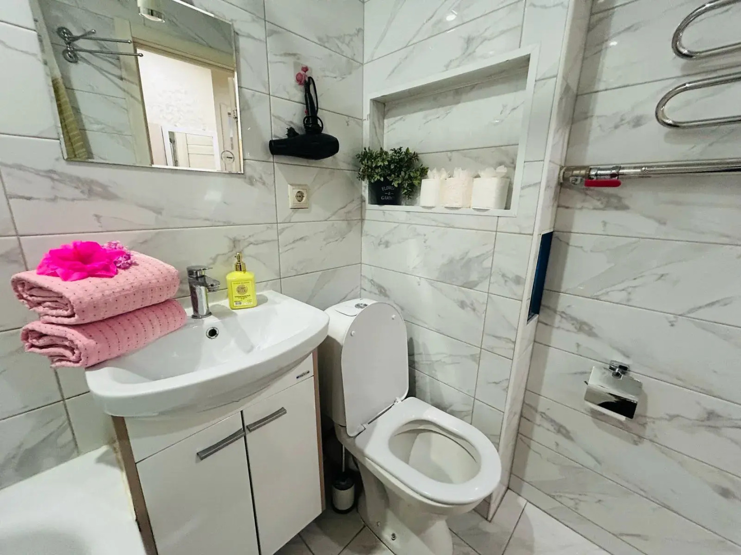 Квартира GoldApart Качалинская 9