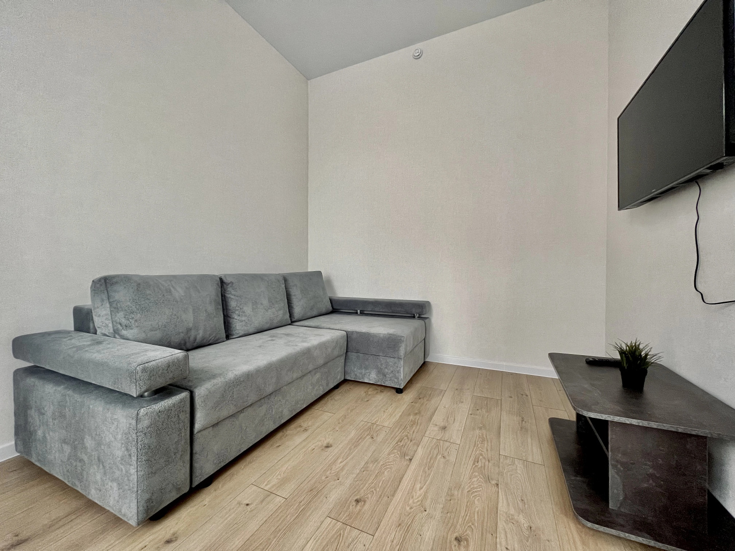 Апартаменты Светлая двухкомнатная квартирка возле ЦУМа