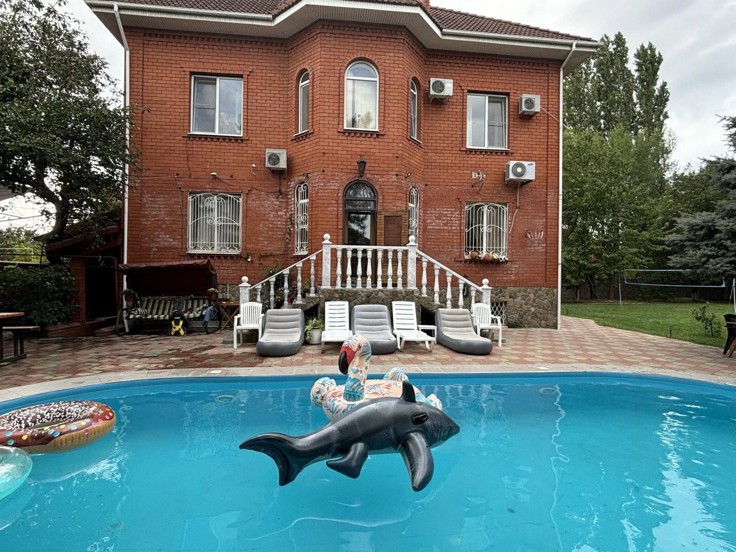 Вилла Шестикомнатная Усадьба Новознаменская