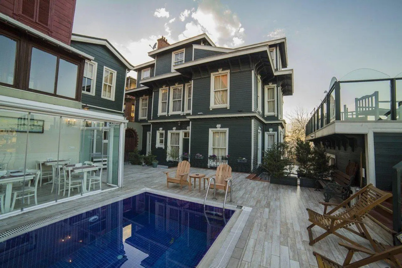 Отель HHK Hotel