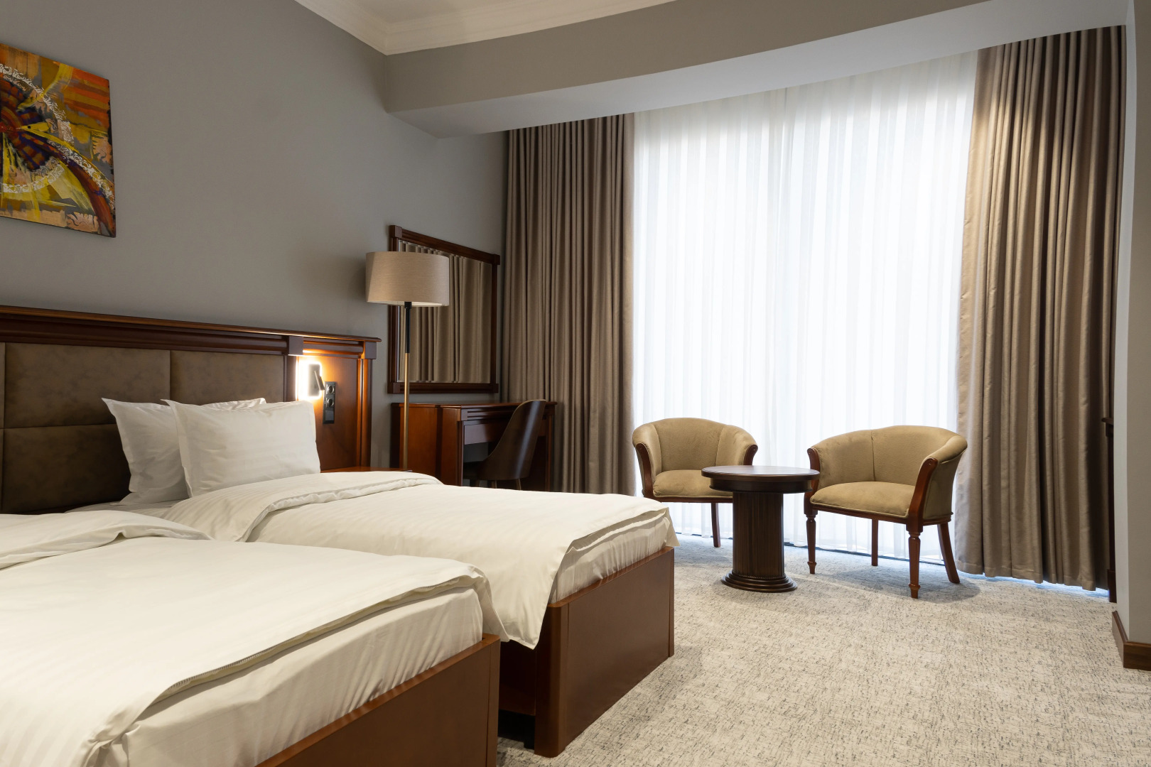 Отель Mir Luxe Plaza