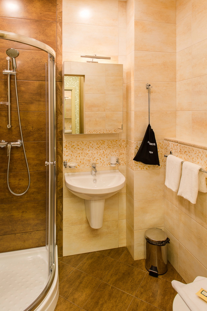 Отель Левада