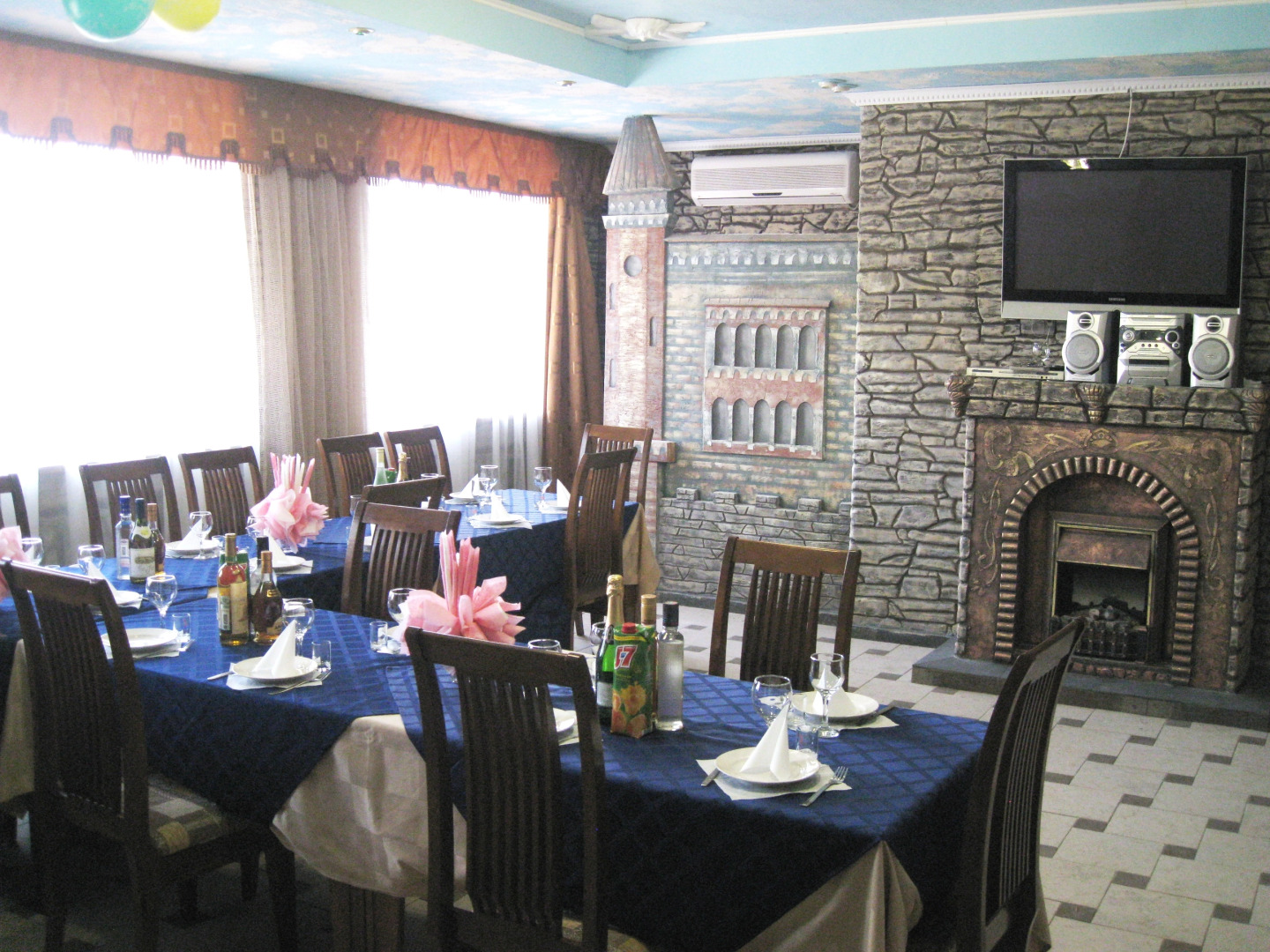 Отель Велес