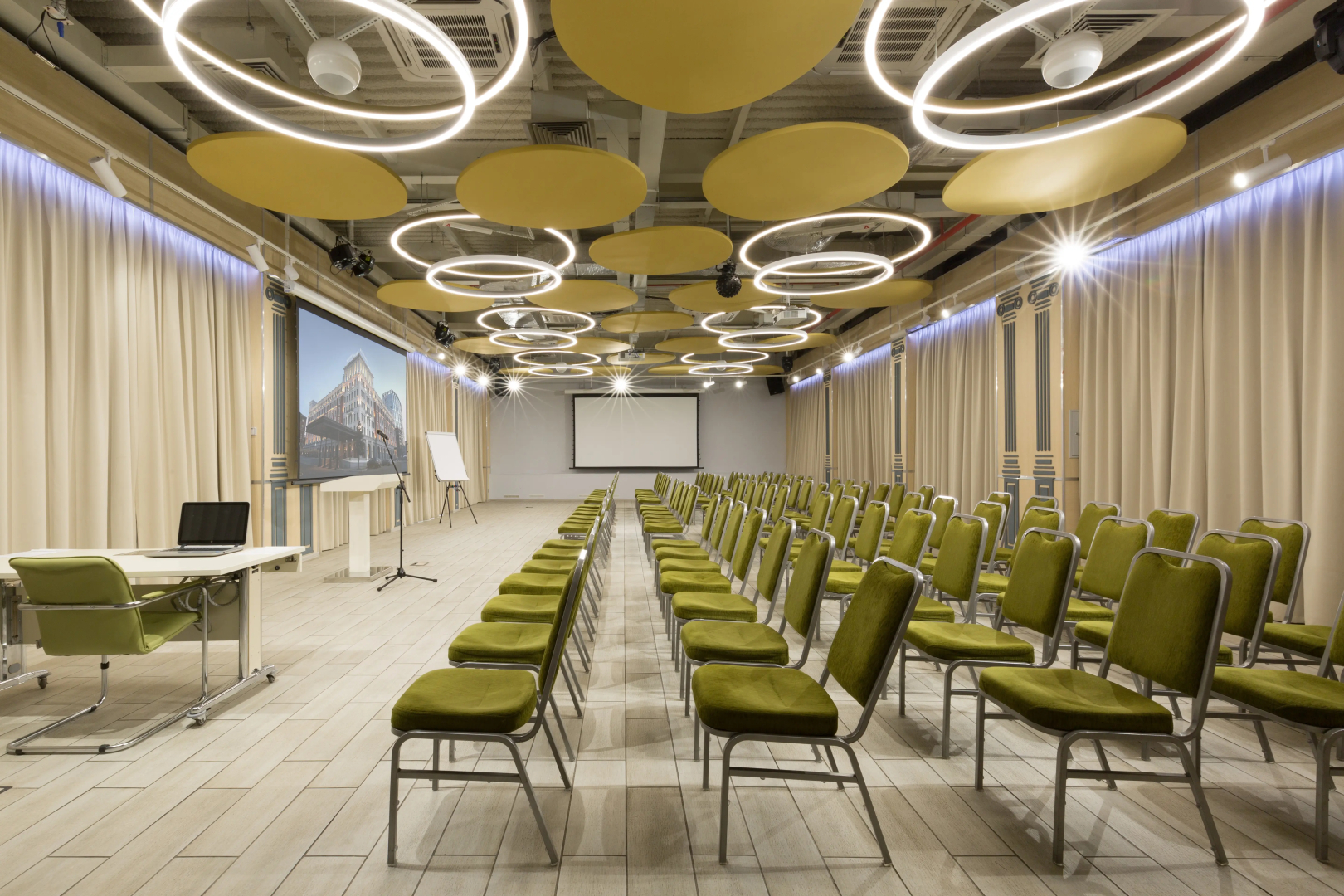 Отель Нестеров Плаза