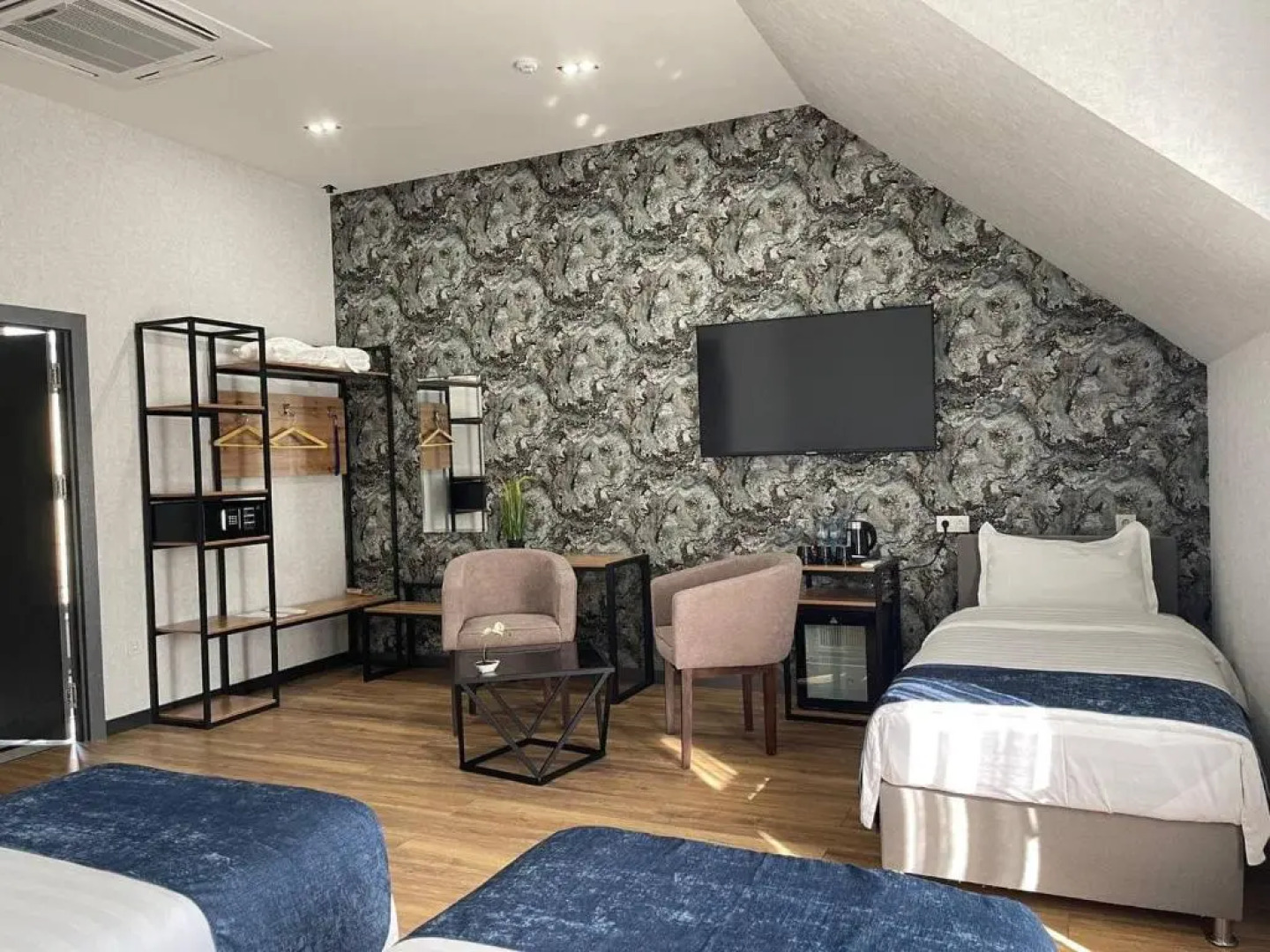 Отель Alpha Plaza