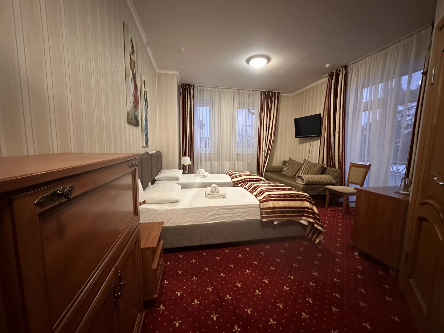 Отель Ренессанс