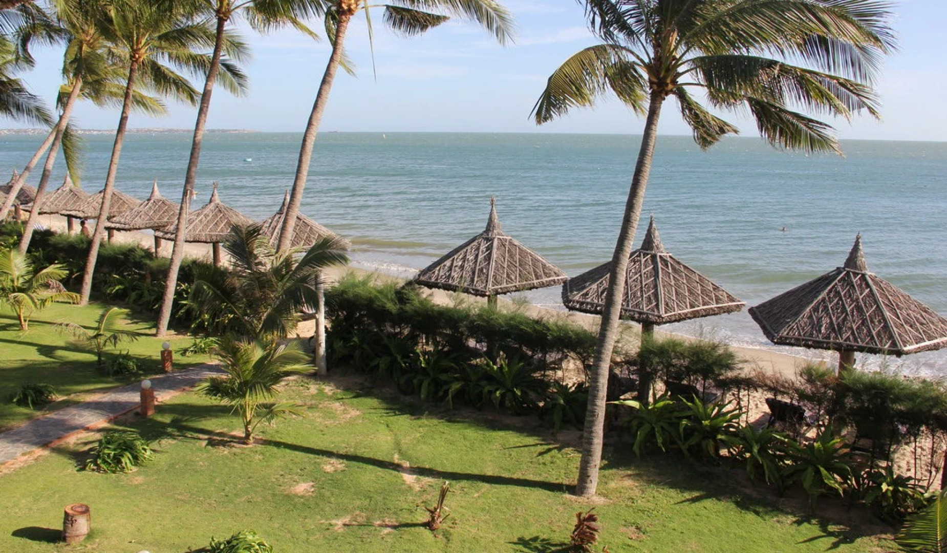 Отель Little Paris Resort & Spa Mui Ne