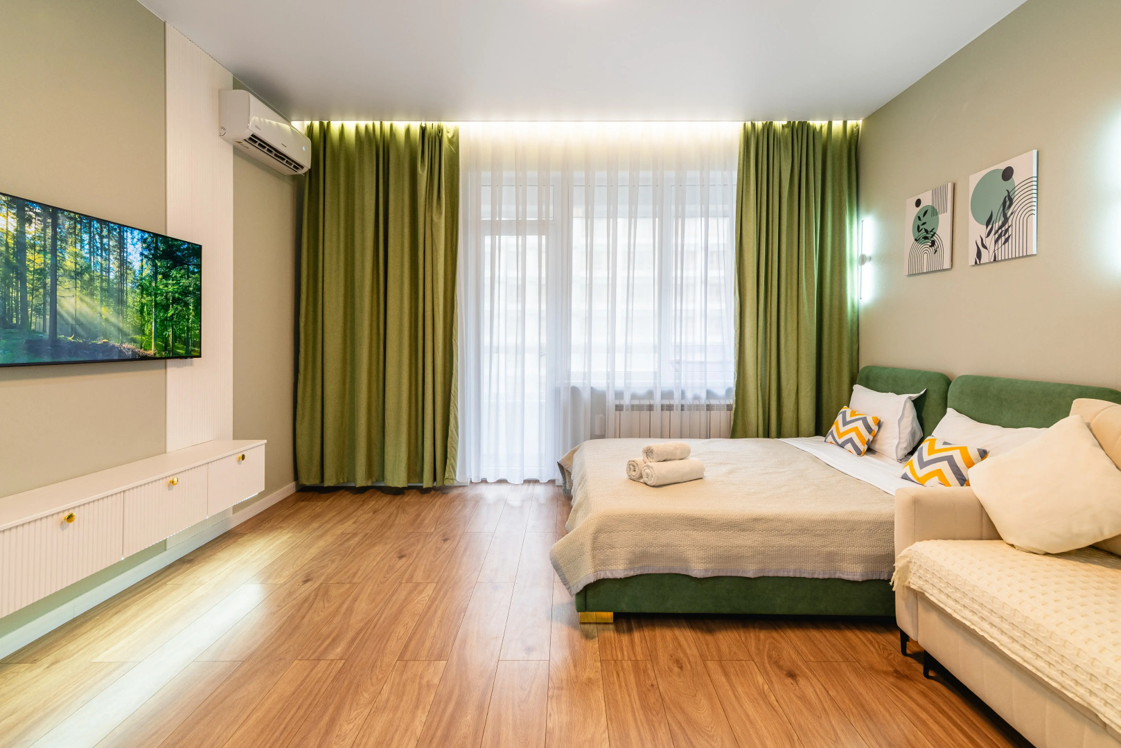 Апартаменты Уютная студия Фисташка в сердце города (170)