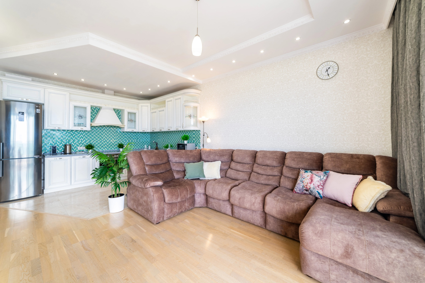 Квартира с двумя террасами и бассейном