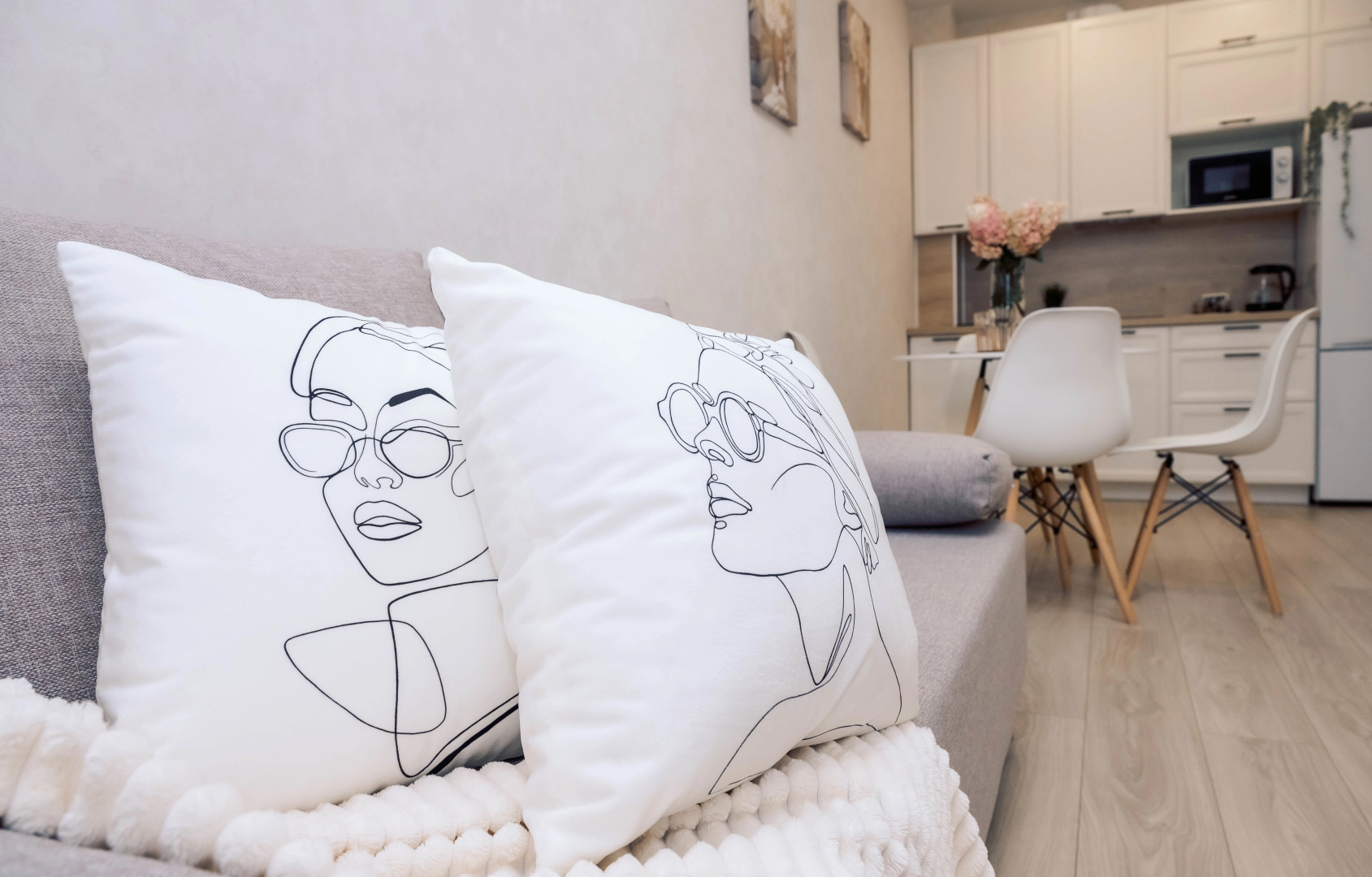 Трехкомнатная Просторная Квартира на 6 гостей у ТЦ Планета и Аквапарка