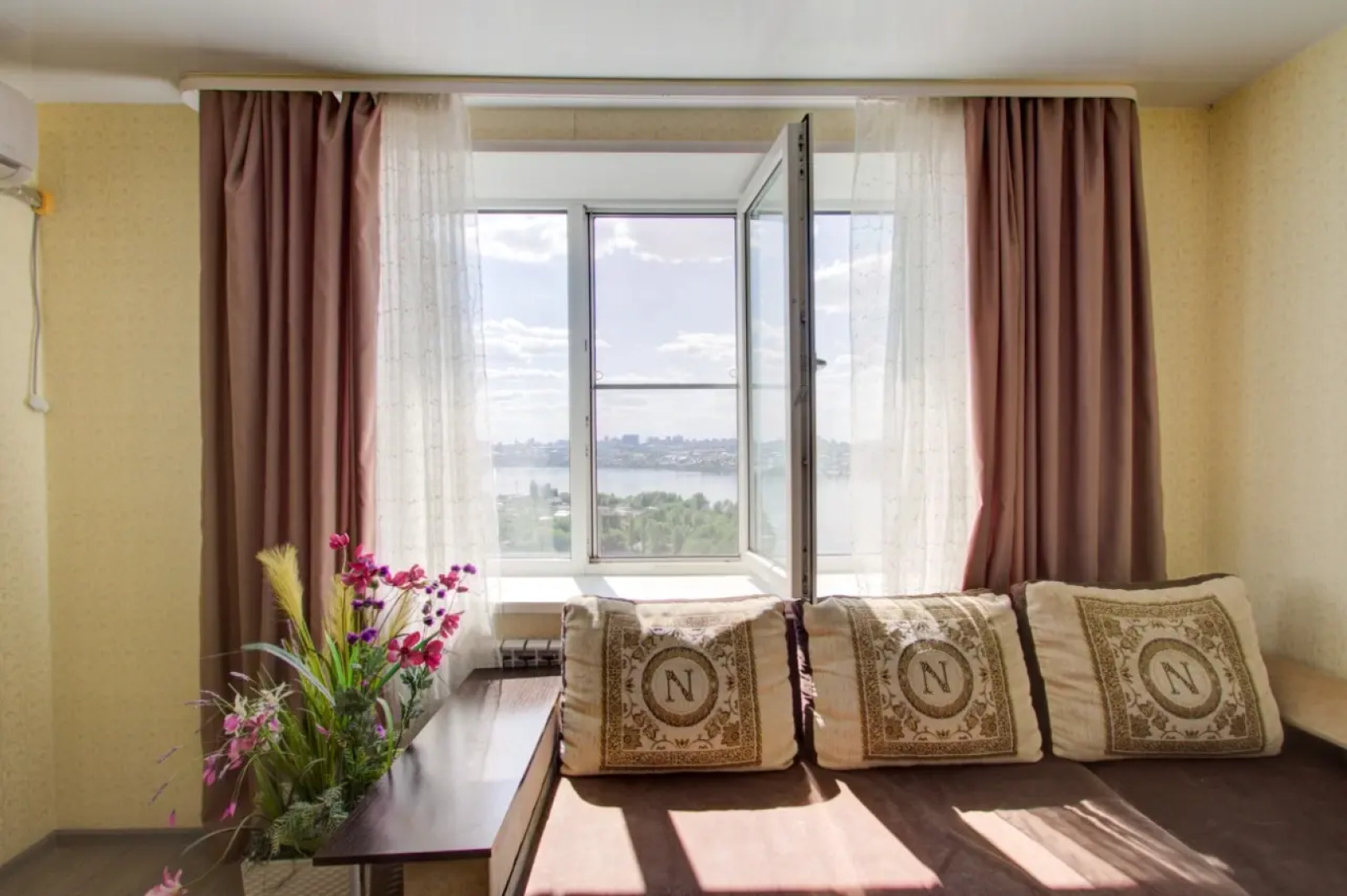 Апартаменты "Завораживающий вид на море"