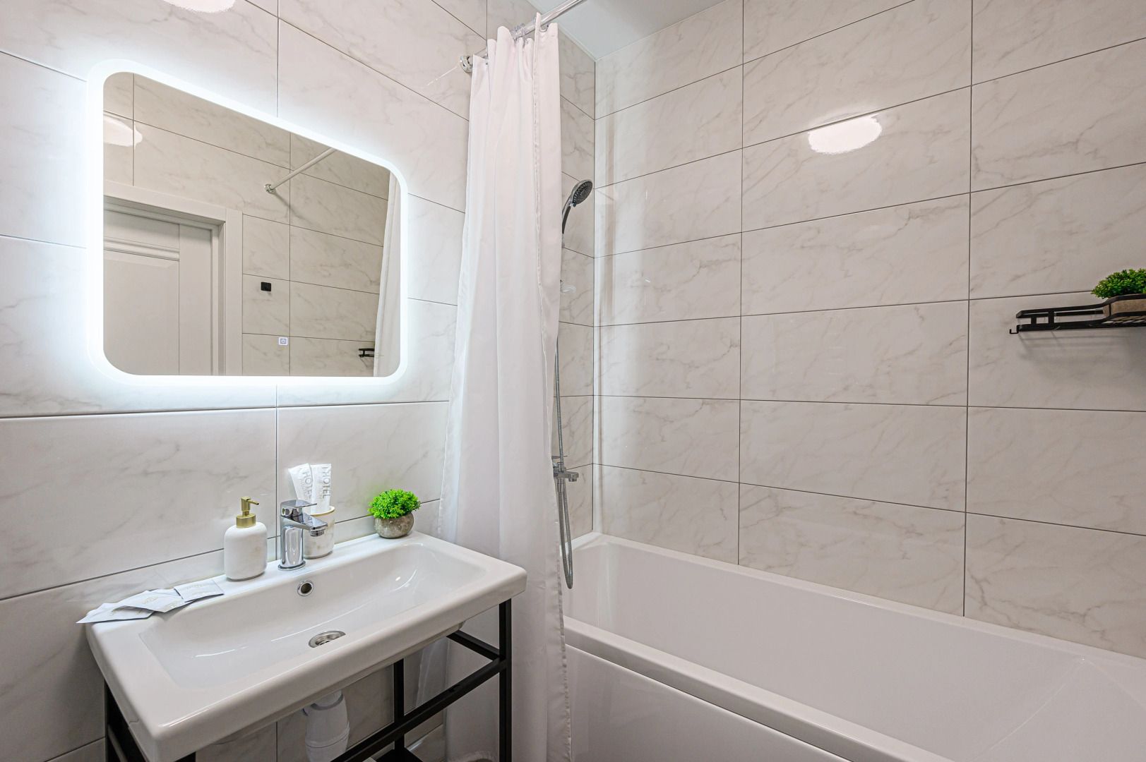 Апартаменты Stepanenkov для Двоих Гостей на Заровного 10 на 14 этаже