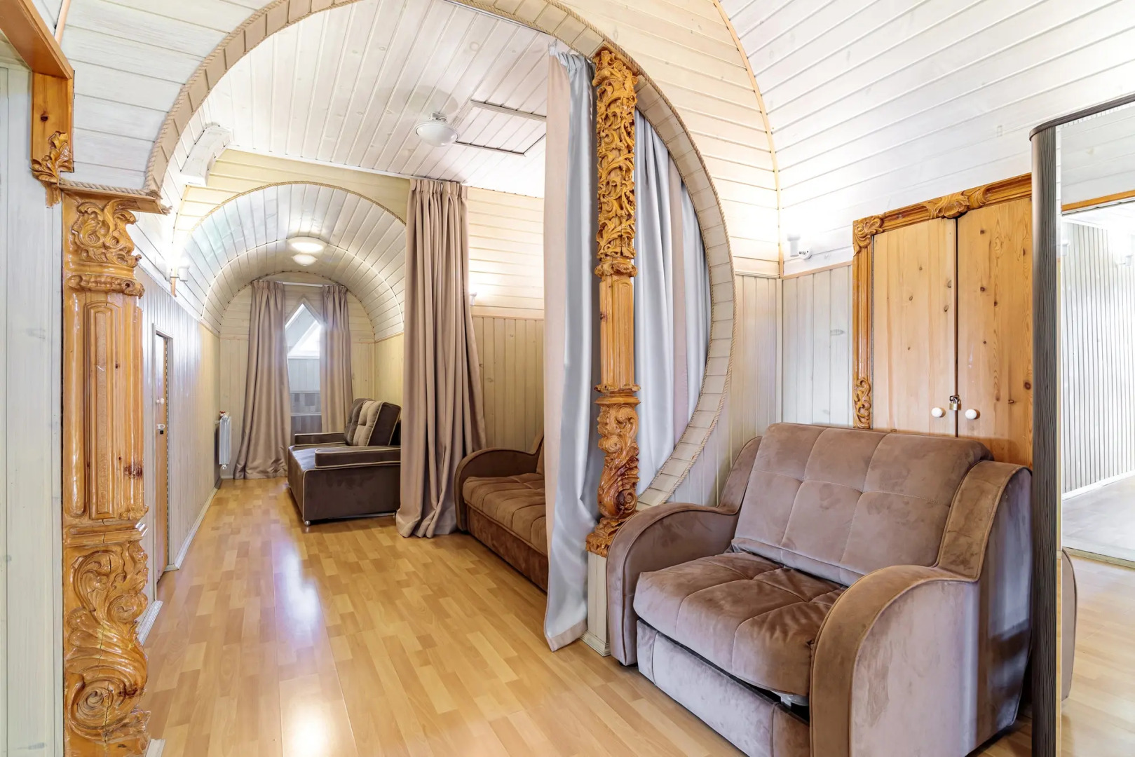 Замок Anstar House Vatutinki