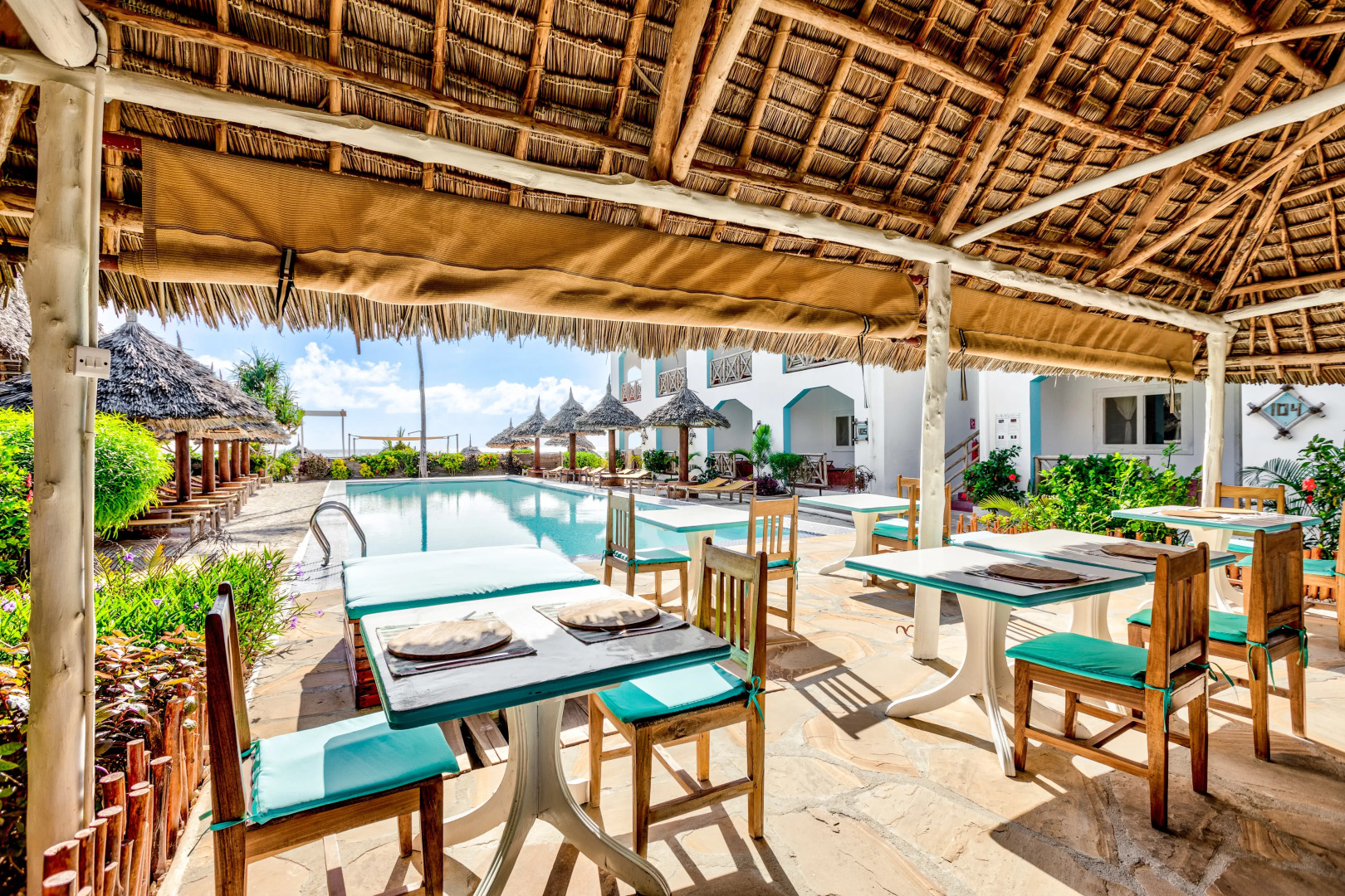 Отель AHG Sun Bay Mlilile Beach