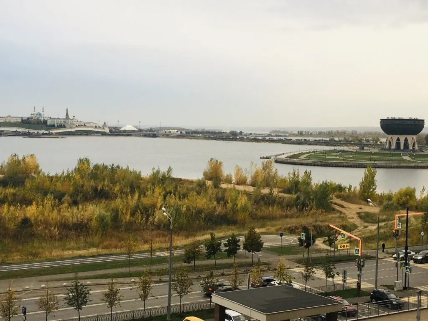 Апартаменты Элитные Апартаменты с Видом на Кремль и Реку на Меридианной 2 Версаче