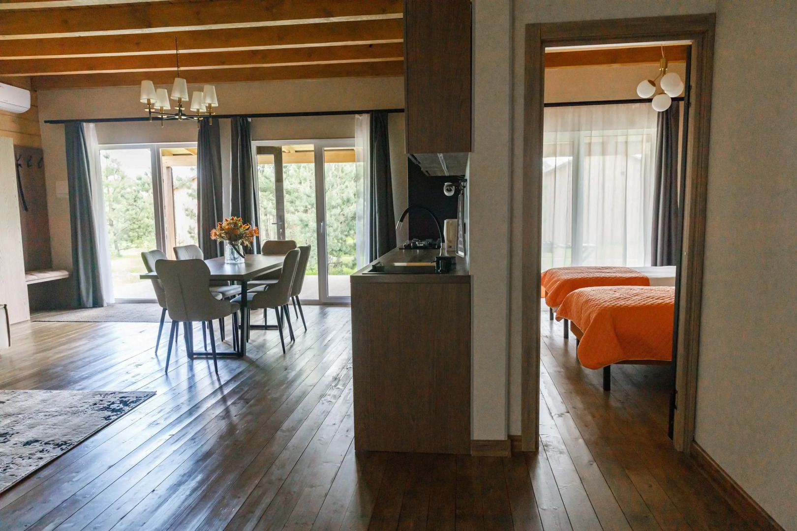 Частный дом Трехкомнатный 145 метров в лесу у пруда