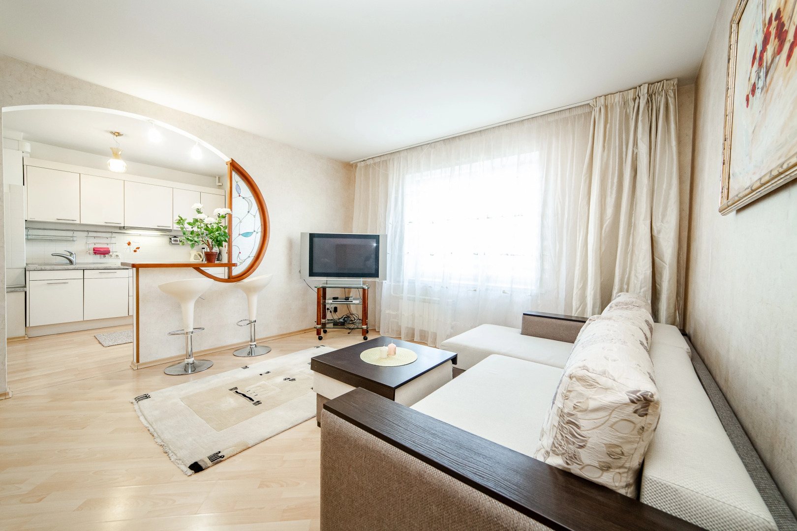 Трехкомнатные апартаменты GALLERY Minsk на Мельникайте с балконом