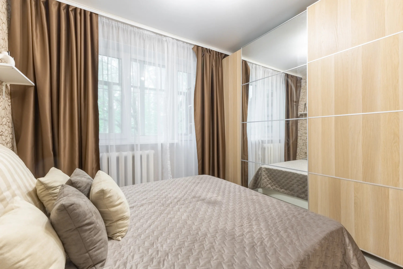 Апартаменты трехкомнатные на Космонавтов