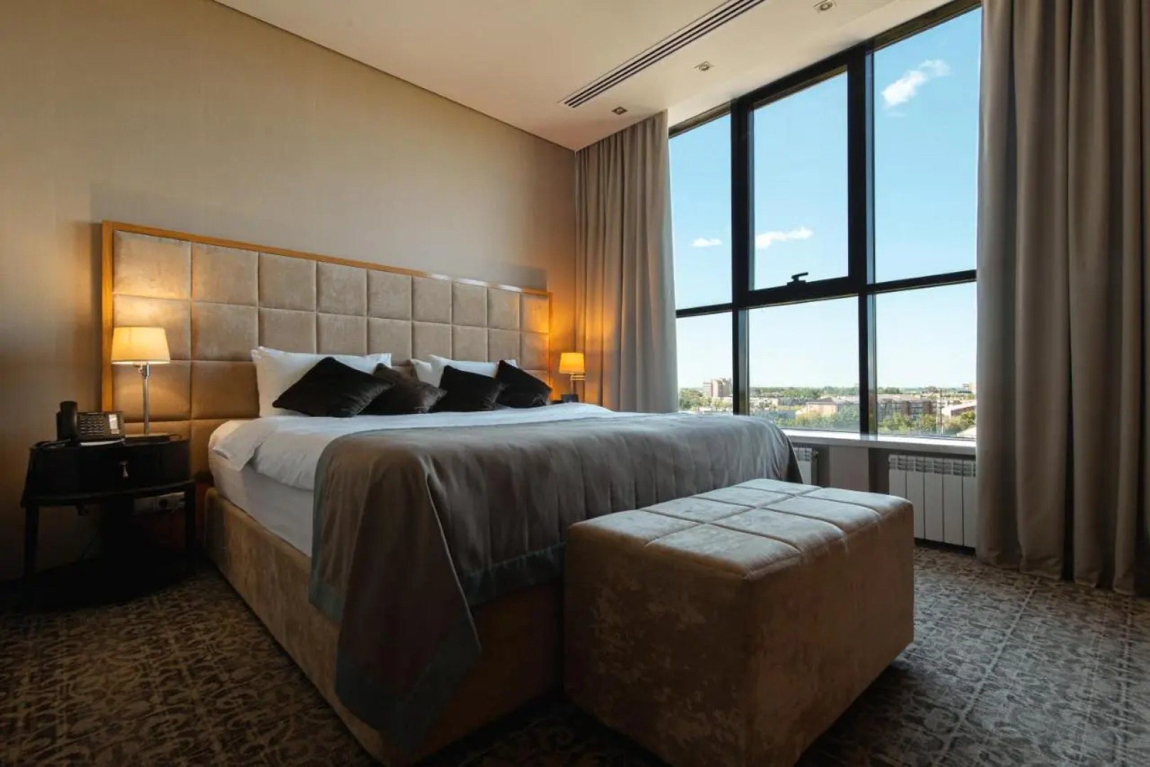 Отель Космонавт