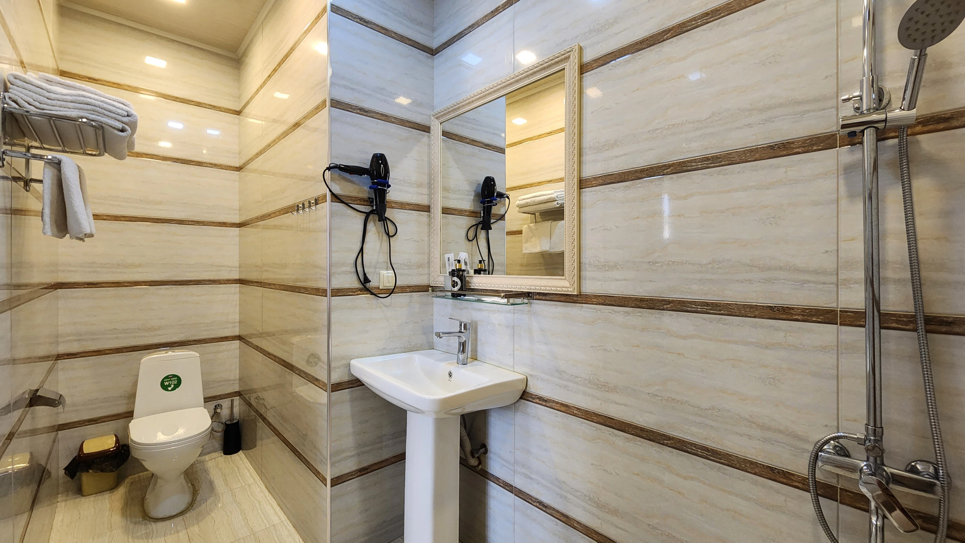 Отель Golden Resort