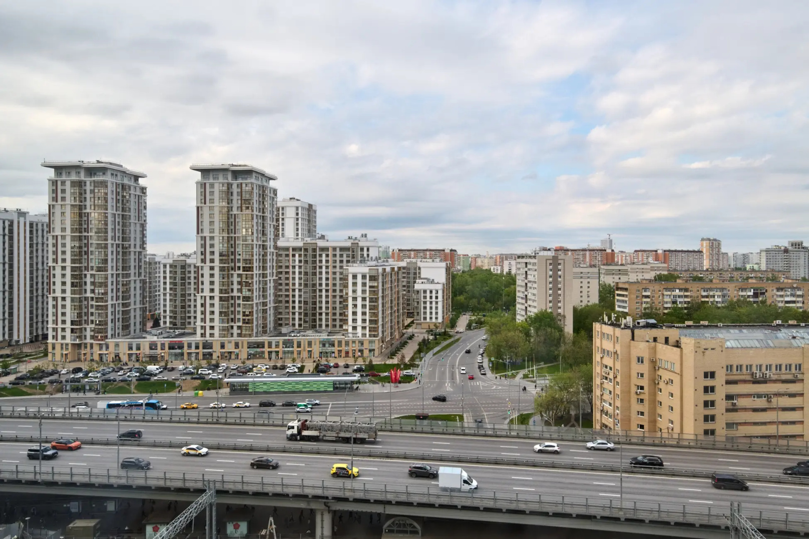 Апартаменты на улице Леонова 18