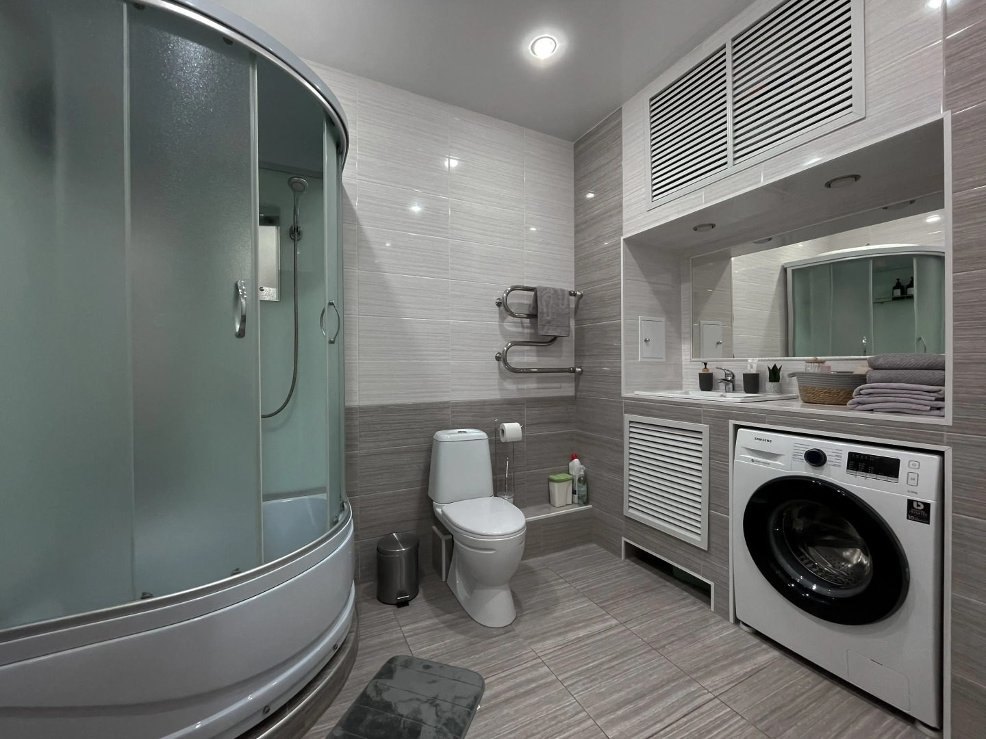 Квартира Green FOX двухкомнатная с евроремонтом