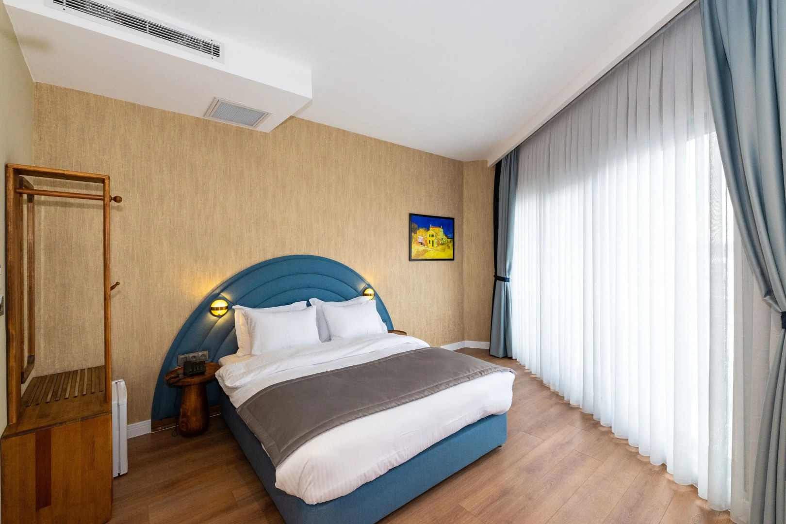 Nenessa Airport Hotel