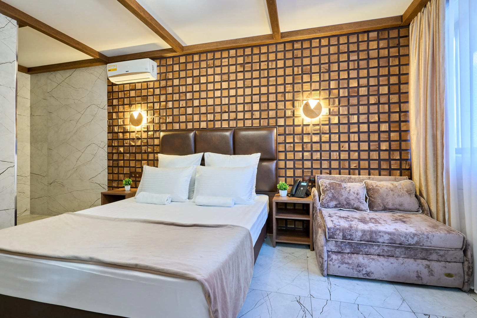 Отель Astra de Rosa