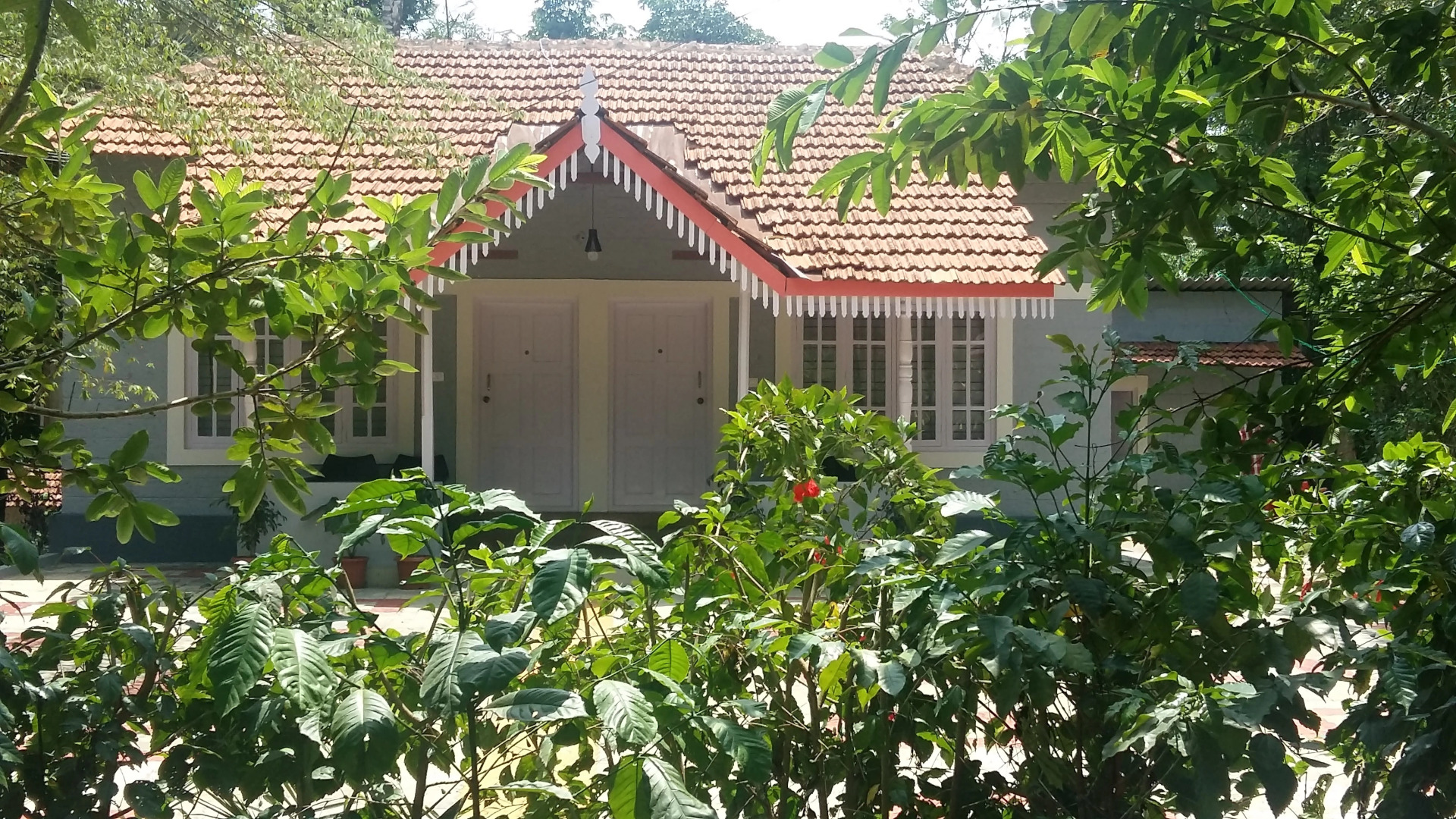 Отель Whispering woods coorg