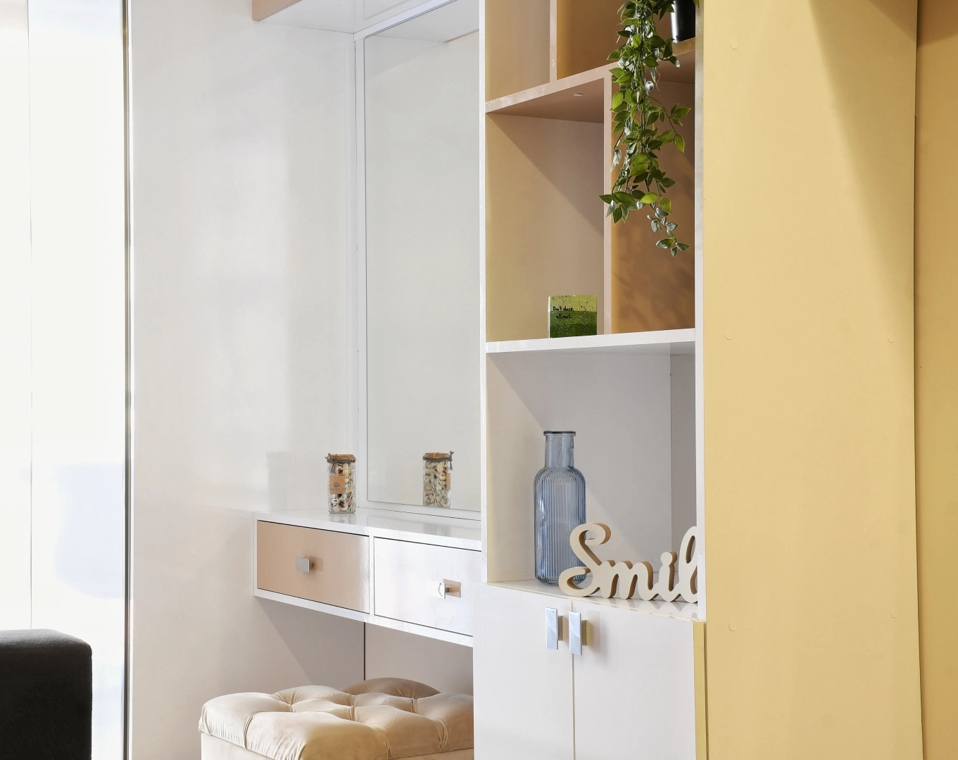 Апартаменты Stylish Gem Steps to Republic Square