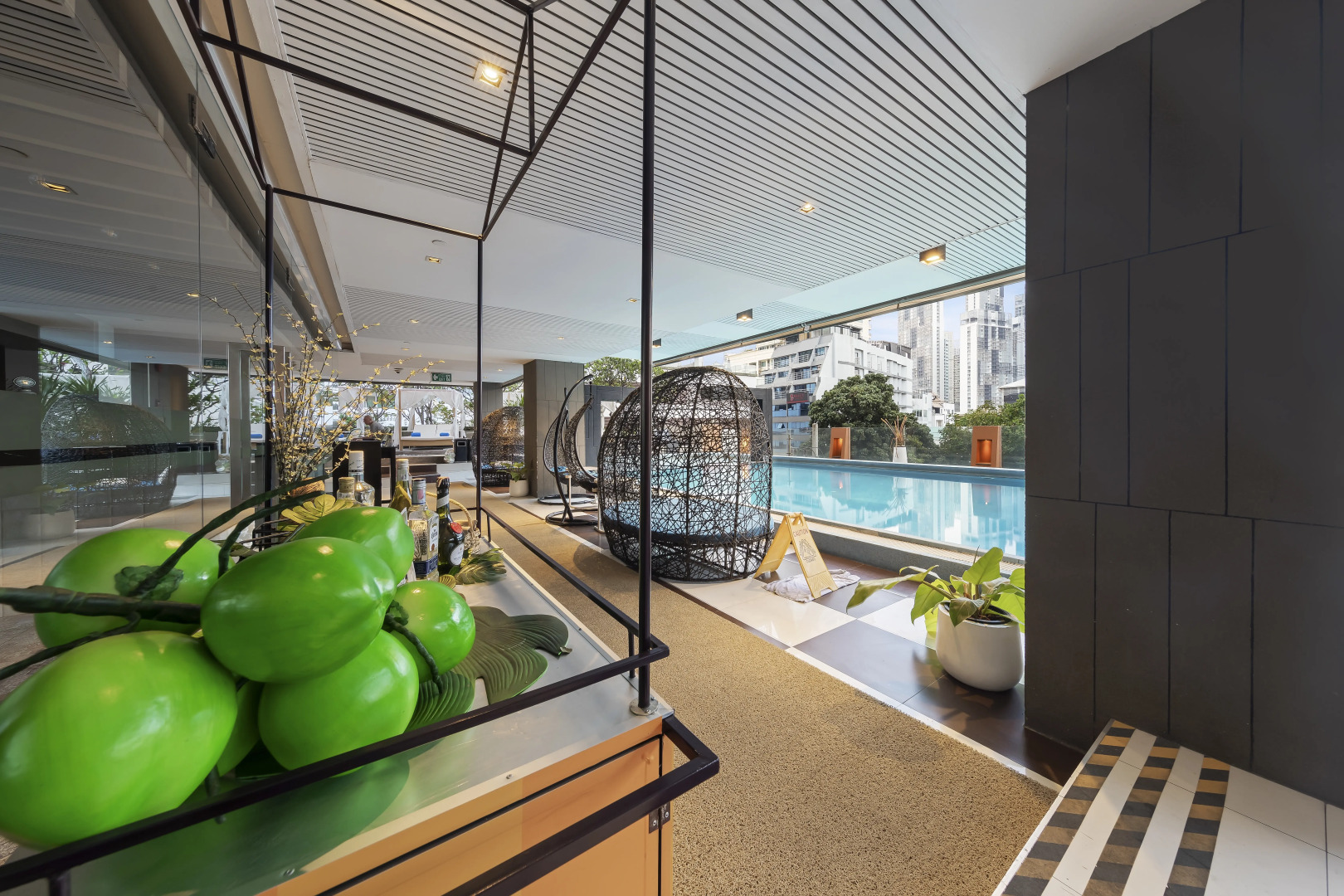 Отель Golden Tulip Mandison Suites