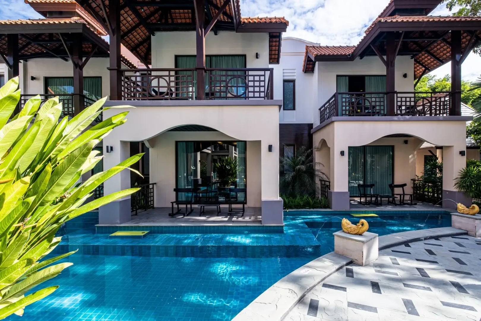 Отель Long Beach Garden Hotel & Pavilions