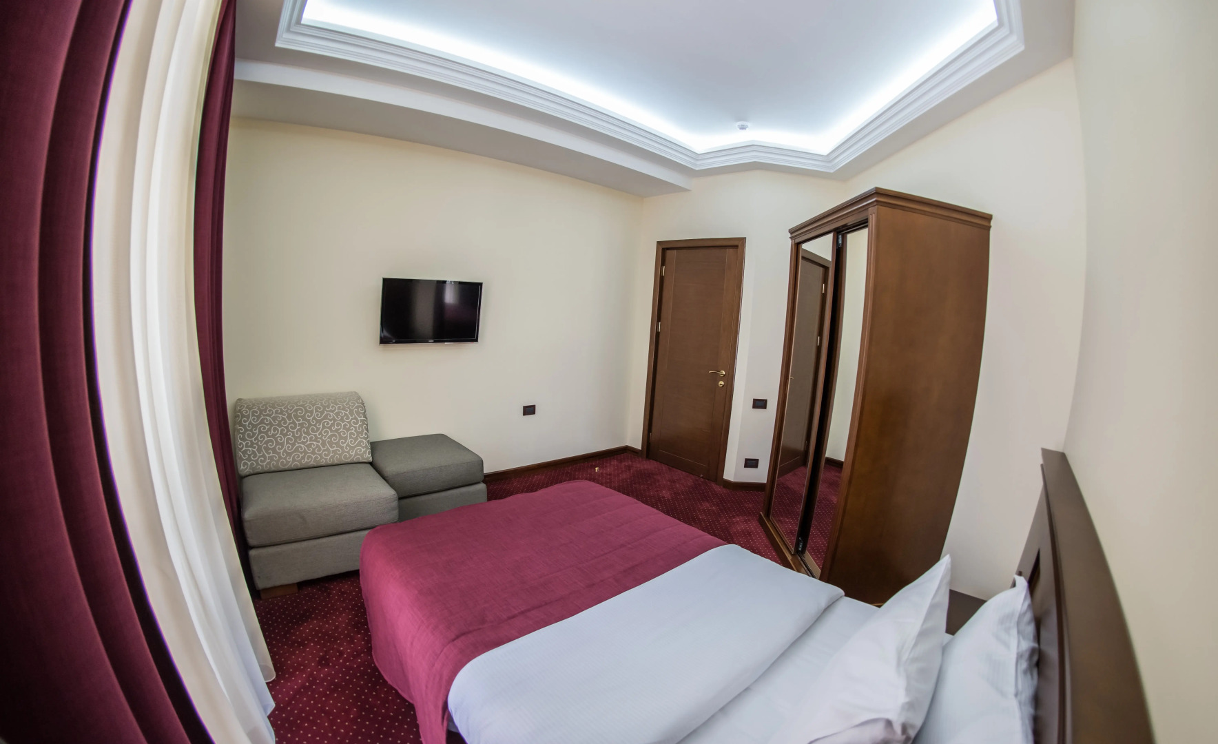 Курортный отель Elegant