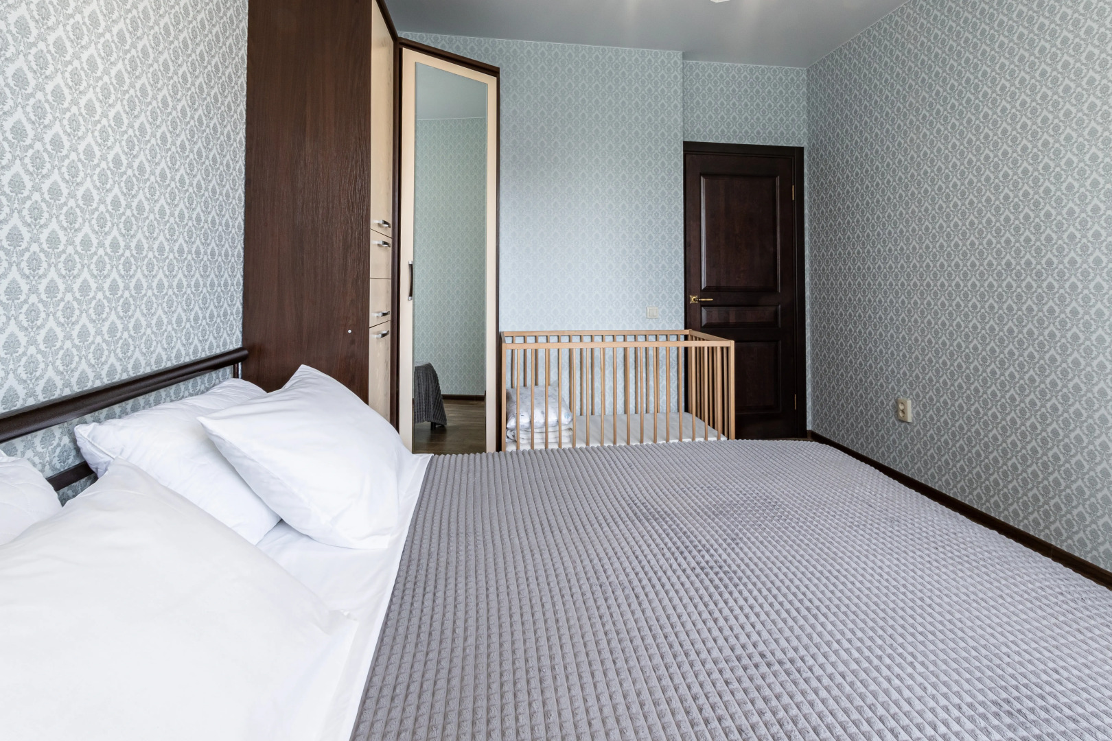 Квартира евро трешка у парка Галицкого Апарт-Отелика на Героя Сарабеева