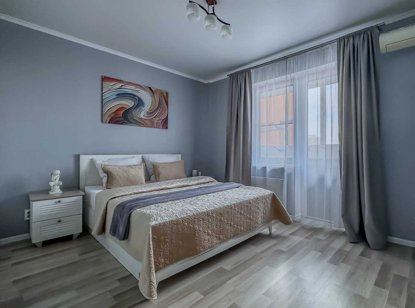 Квартира Green FOX в новом доме с отдельной кухней