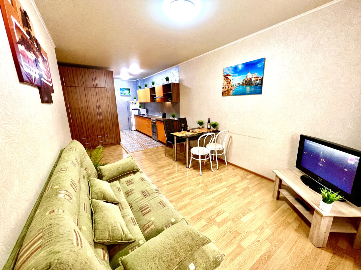 Апартаменты двухкомнатные на 13 этаже в ЖК Современник рядом с МТЛ-Арена