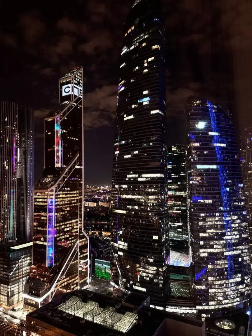 Апартаменты Sky City Moscow LUX Студия с большим окном с видом на все башни и город!