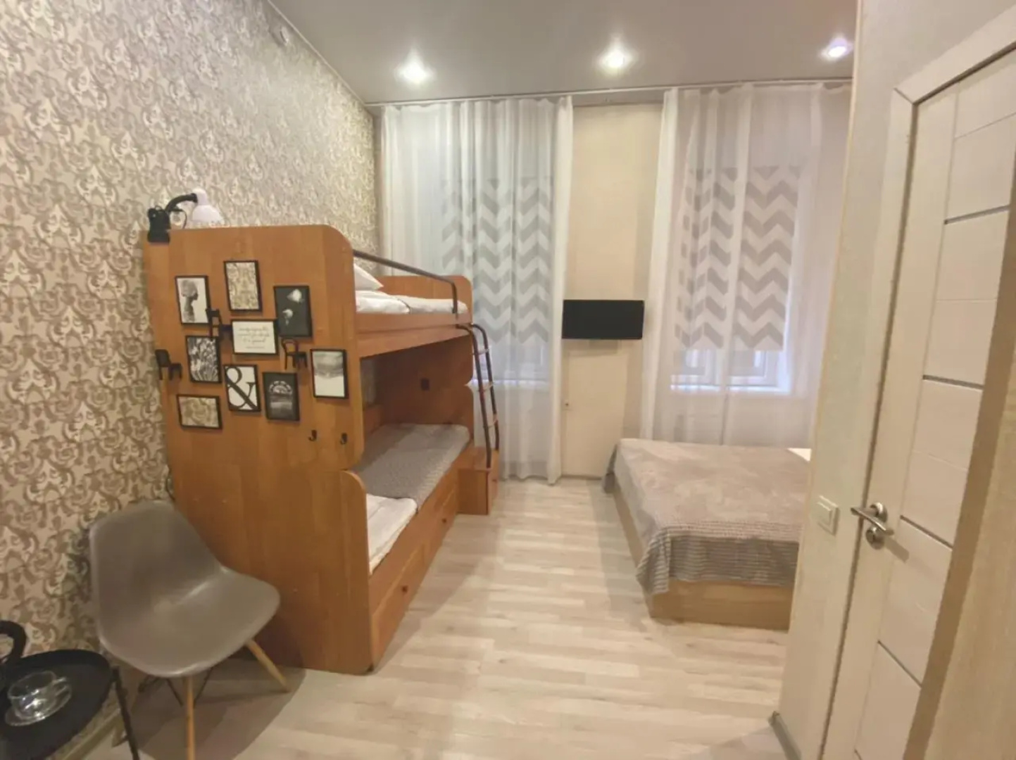 Hotel 812