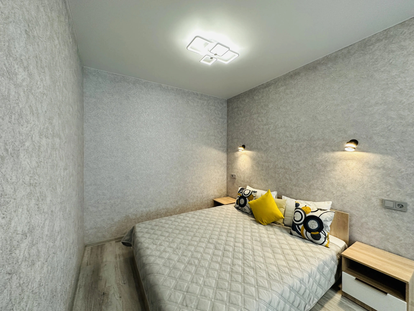 Квартира Nasutki38 Студия Ренуар