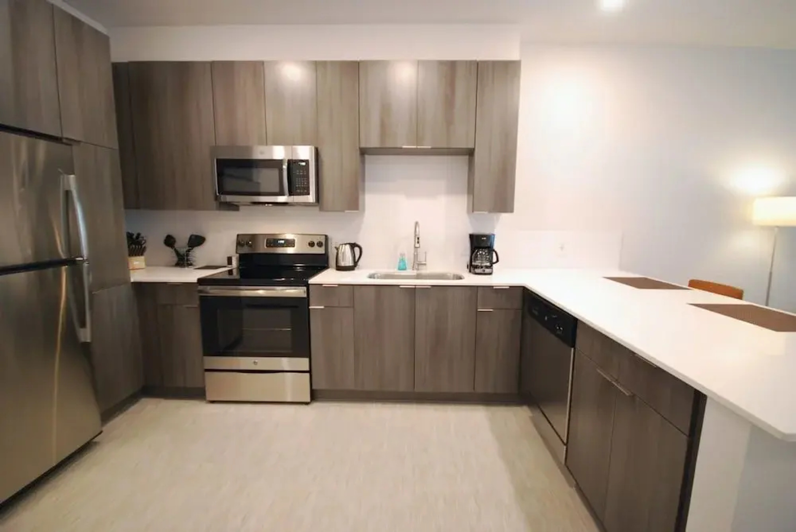 Апартаменты Spectacular Apartments by BCA Furnished