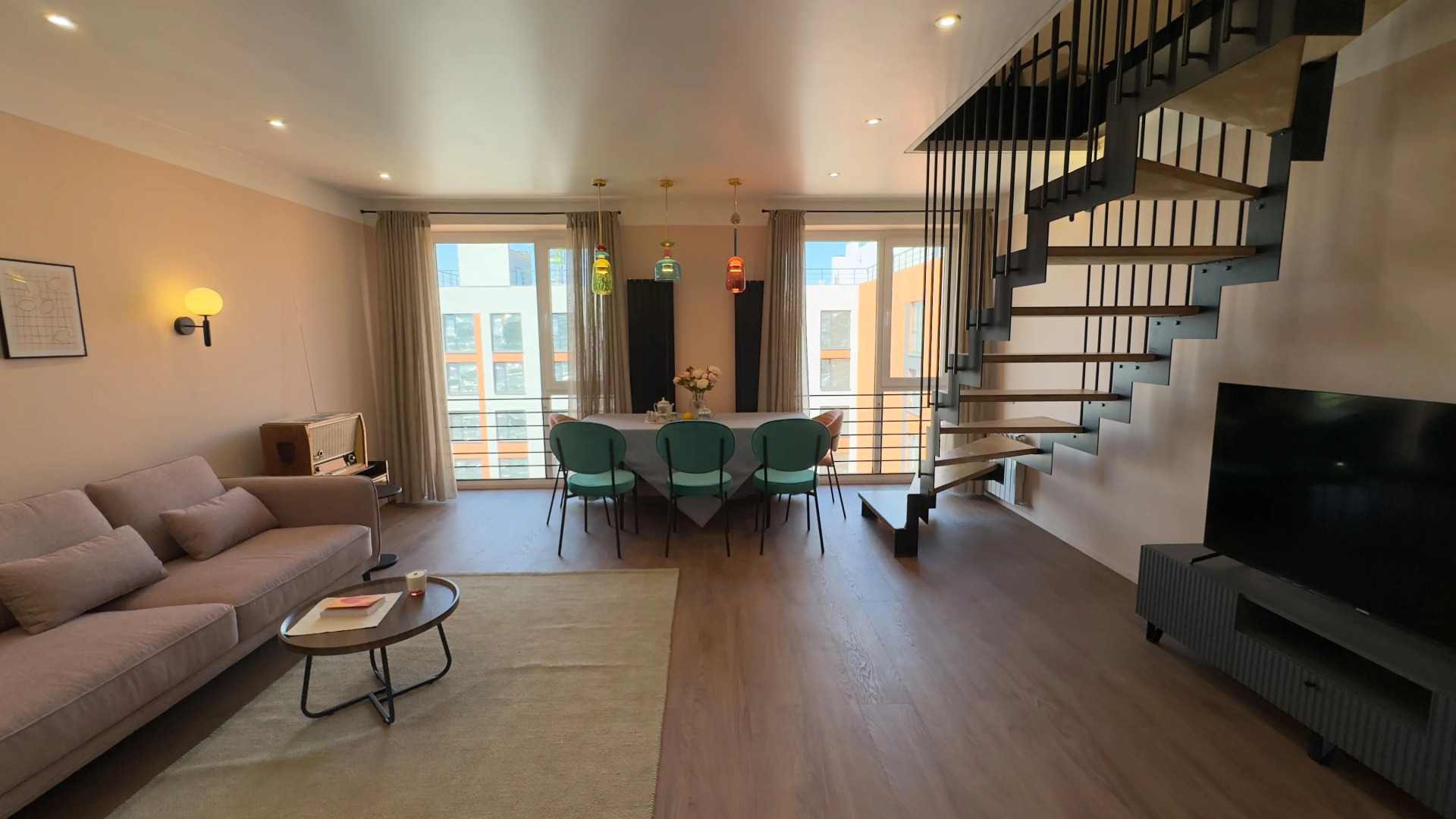 Апартаменты Просторная Двухэтажная