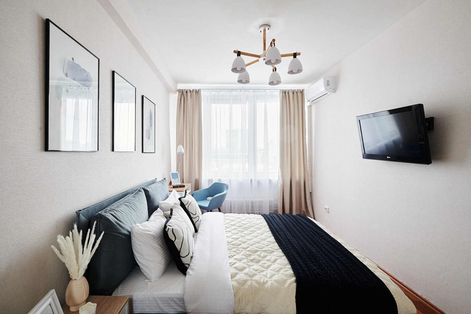 Квартира GM Apartments Стильная Трехкомнатная с видом на Новый Арбат