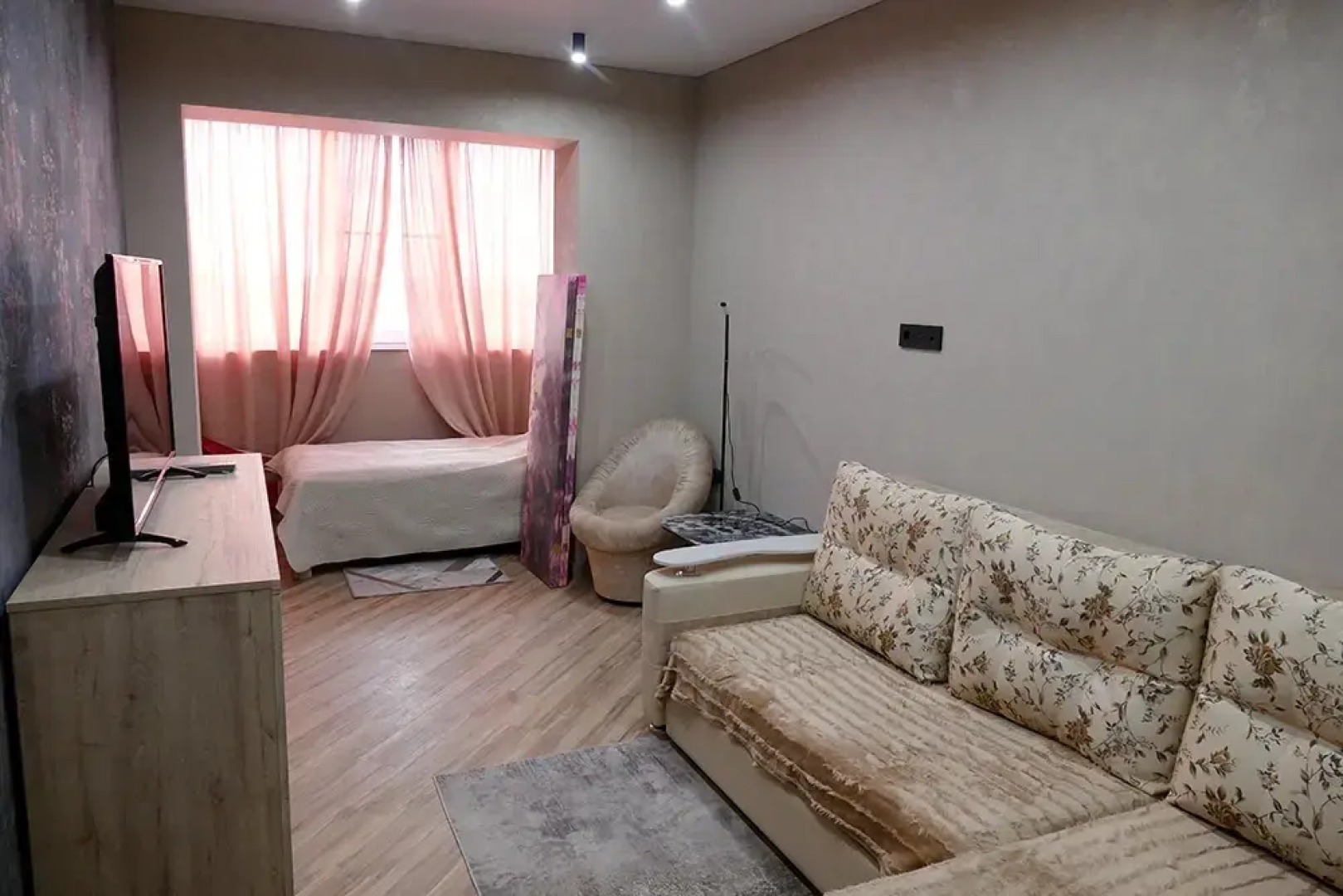 Апартаменты 2-комнаятная квартира на улице Жуковского