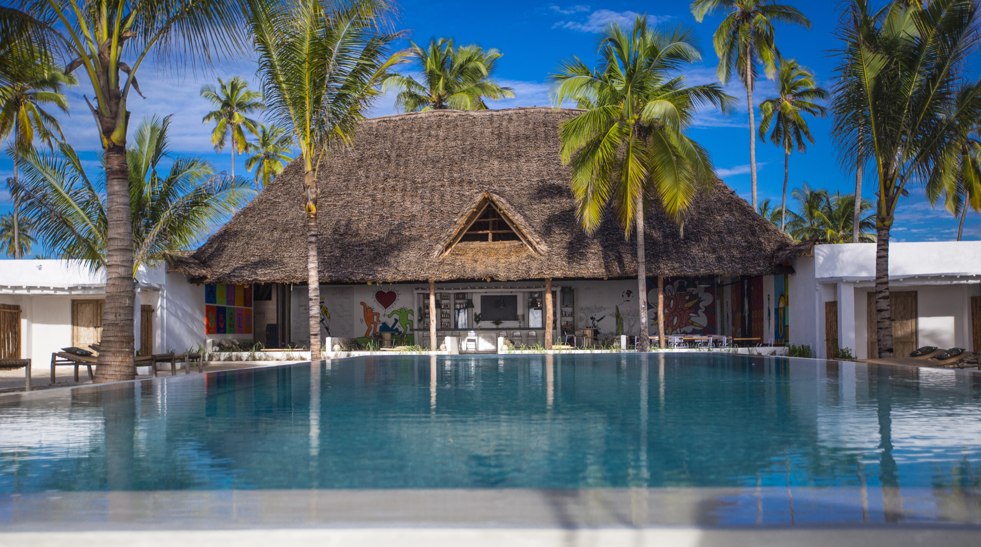 Отель The Loop Beach Resort