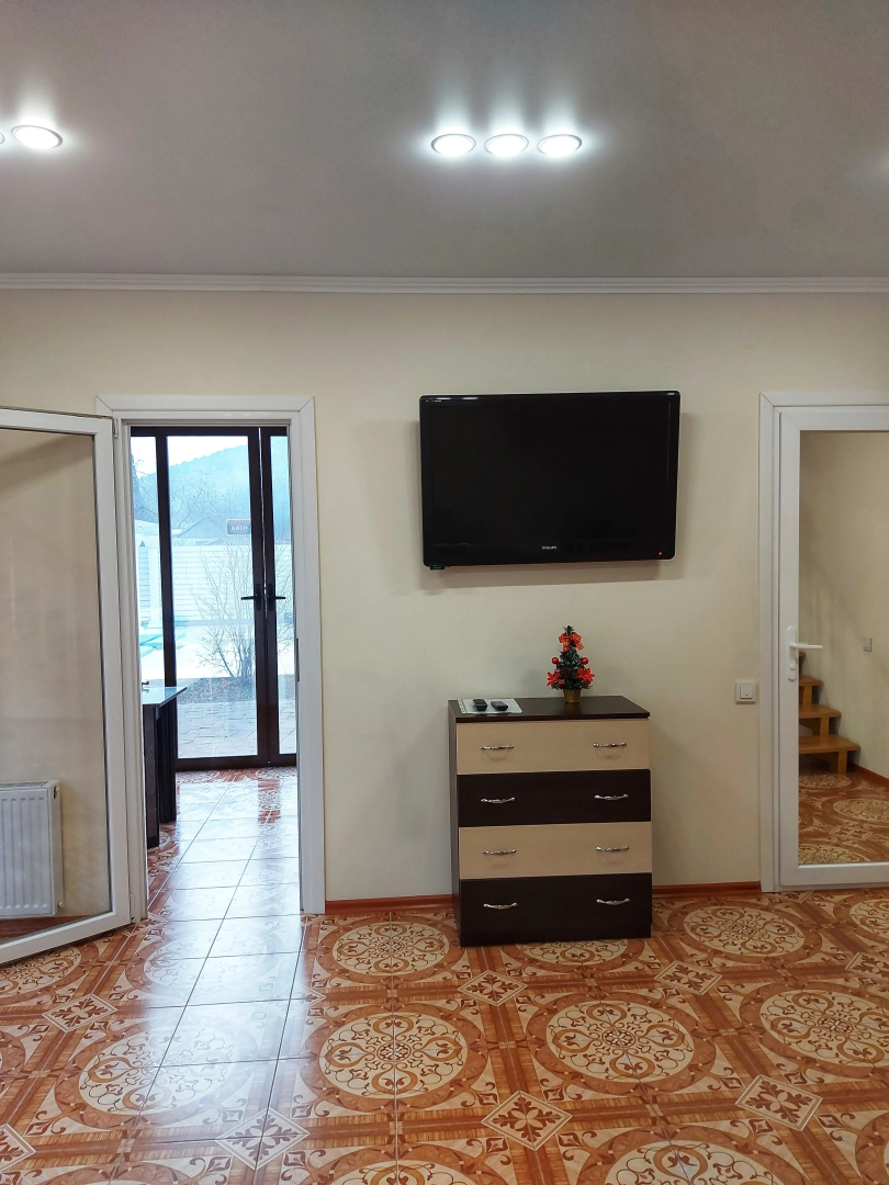 Частный дом Sunny Holiday Home