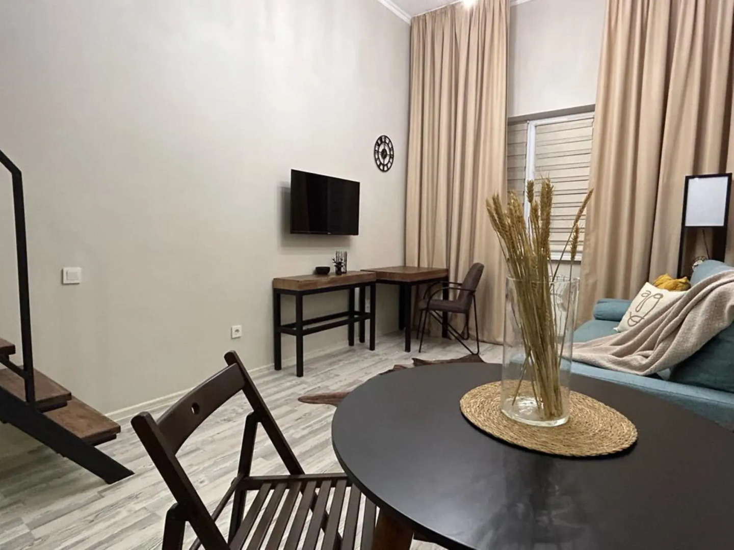 Апартаменты Двухуровневая студия Loft в центре города