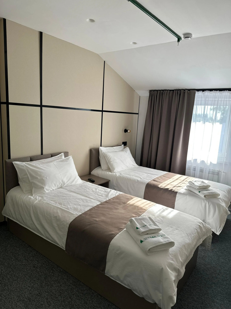 Отель Set Sail Hotel