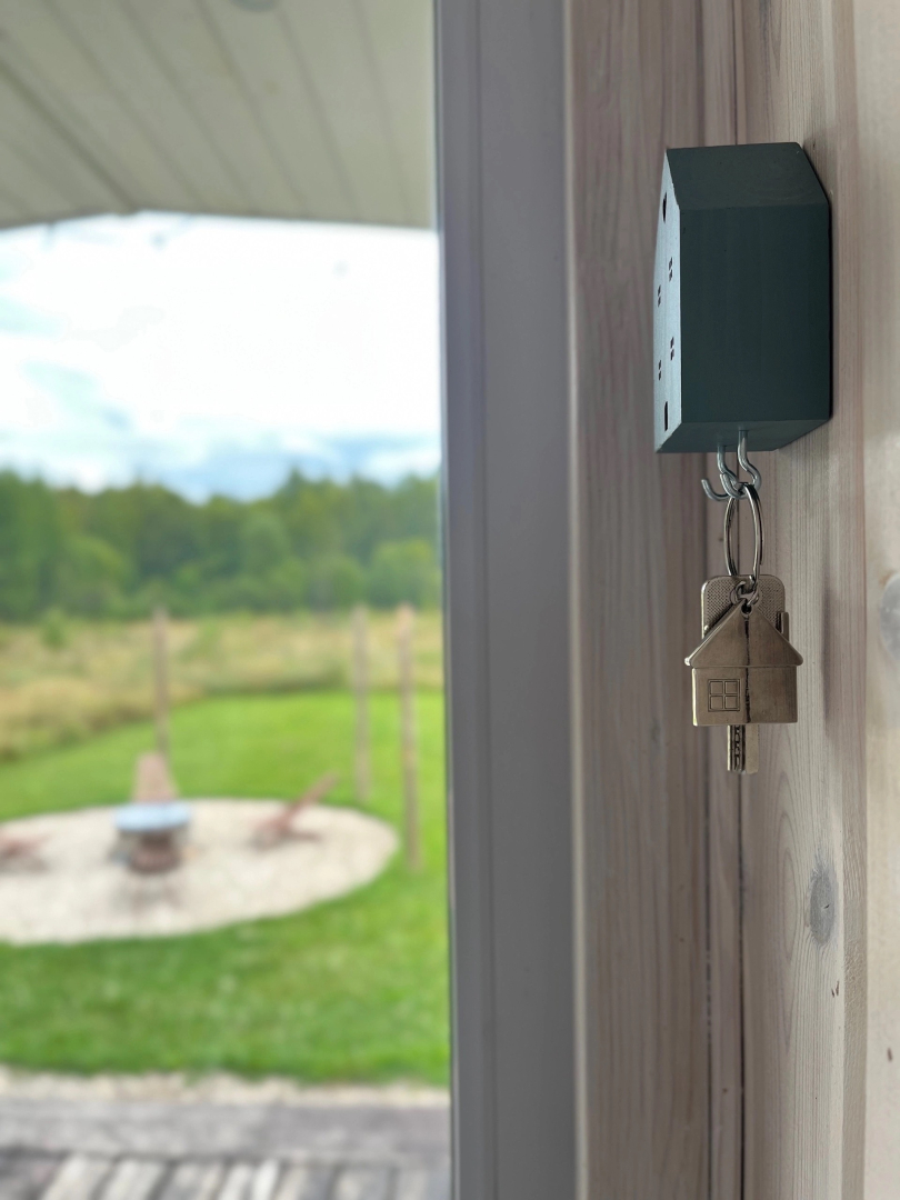 Частный дом  Belov House  с панорамным остеклением у леса