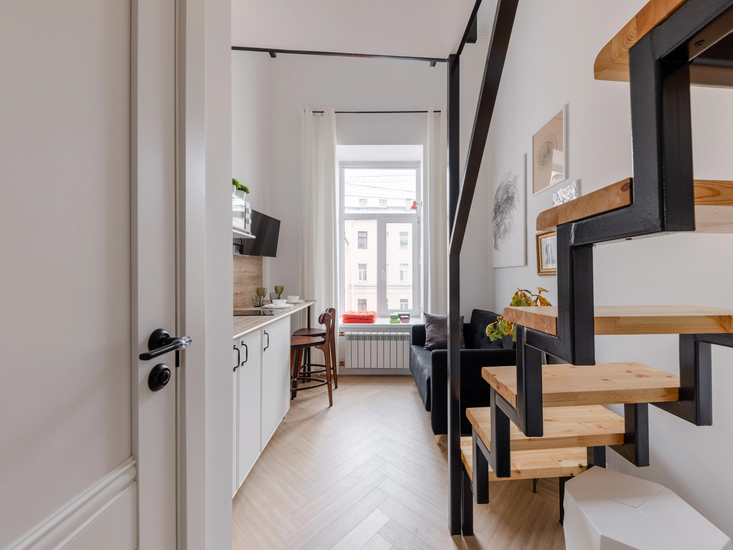 Квартира Светлая студия на Петроградской стороне